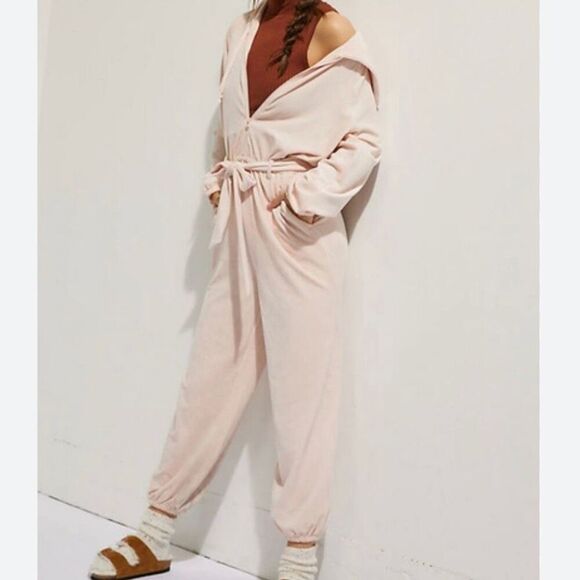 SATURDAY SUNDAY x ANTHROPOLOGIEPink Cozy Velvet Hooded JumpsuitMedium